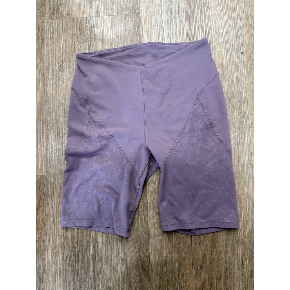 Lululemon lab Embossed Nulu Yoga Short 8" Tracer Print Emboss Purple Size 6